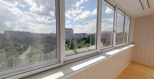Чем застеклить балкон: ПВХ или алюминием Раменское