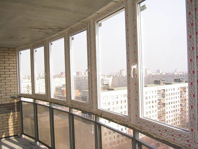 Недорогое остекление общего балкона Раменское
